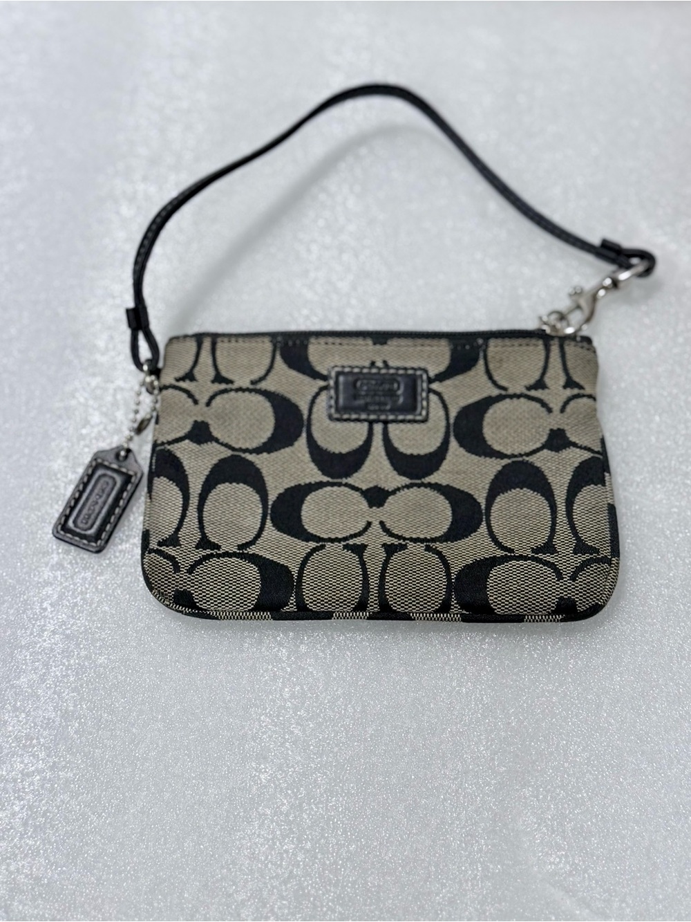 Coach Classic Signature Logo Black Gray Wristlet Coin Purse